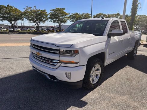 Used 2017 Chevrolet Silverado 1500 LT w/ All Star Edition AWD/4WD image 8