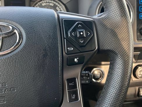 Used 2019 Toyota Tacoma TRD Off-Road AWD/4WD image 14