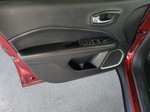 Certified 2020 Jeep Compass Latitude FWD image 19
