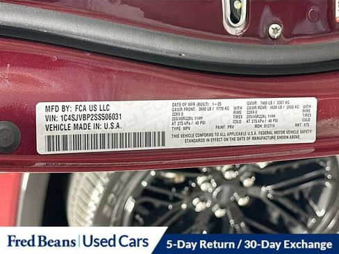 Used 2025 Jeep Wagoneer Series II w/ Premium Group I AWD/4WD image 42