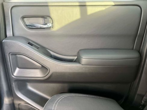 Certified 2023 Nissan Frontier SV w/ SV Convenience Package image 15