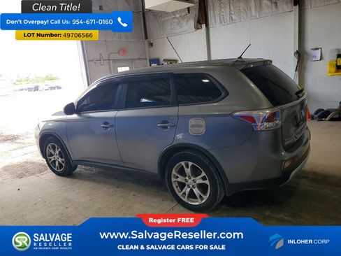 Used 2015 Mitsubishi Outlander SE image 3
