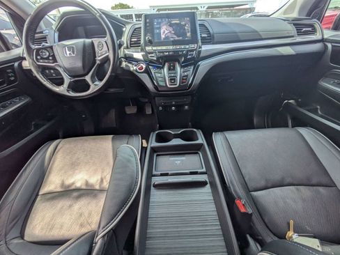 Used 2024 Honda Odyssey Elite image 14