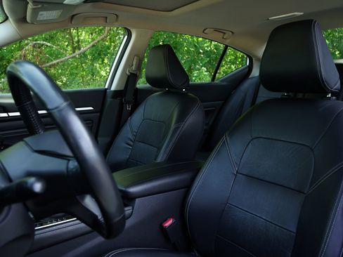 Used 2022 Nissan Altima 2.5 Platinum image 14