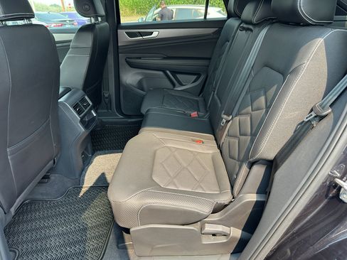 Used 2024 Volkswagen Atlas Cross Sport SE AWD/4WD image 15