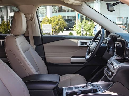 Used 2023 Ford Explorer XLT w/ Equipment Group 202A image 21