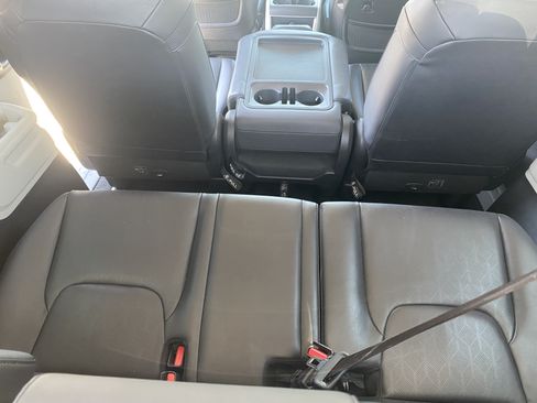 Used 2024 Kia Carnival LX FWD image 18