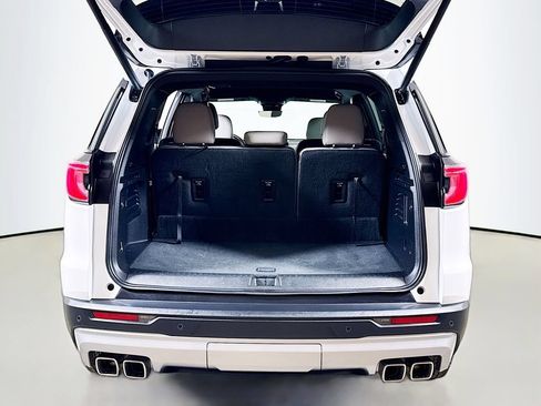 Certified 2026 GMC Acadia Elevation w/ Elevation Premium Package FWD image 25