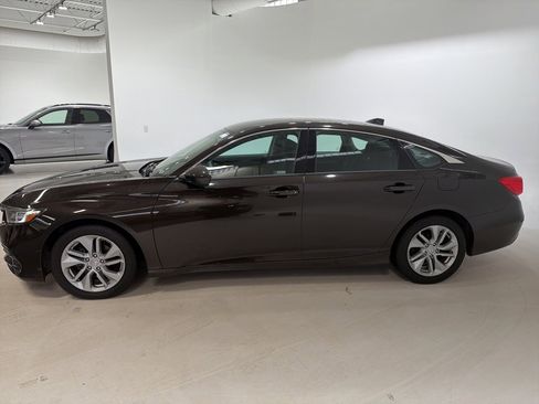 Used 2018 Honda Accord LX image 4