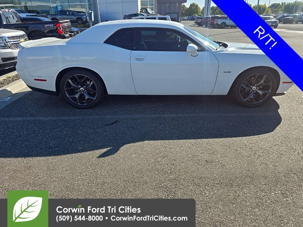 Used 2018 Dodge Challenger R/T RWD image 3