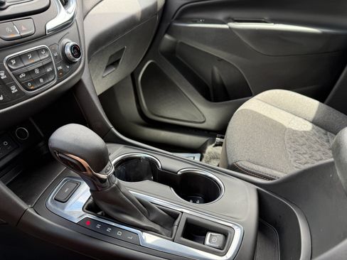 Used 2024 Chevrolet Equinox LT AWD/4WD image 31