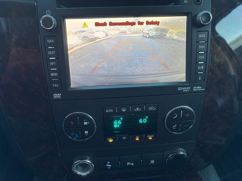 Used 2012 GMC Yukon XL Denali image 17