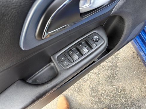Used 2015 Chrysler 200 S FWD image 14