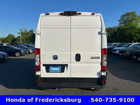 Used 2025 RAM ProMaster 2500 w/ Convenience Group FWD image 5