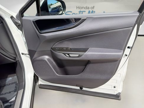 Used 2024 Lexus NX 250 NX 250 w/ Towing Package (2000 Lbs) image 34