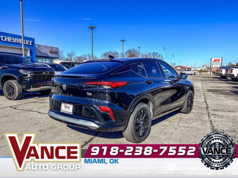 Used 2025 Buick Envista Sport Touring w/ Advanced Safety Package image 7