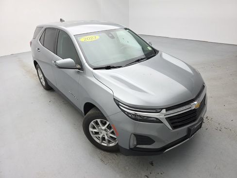 Used 2023 Chevrolet Equinox LT w/ Driver Convenience Package AWD/4WD image 2