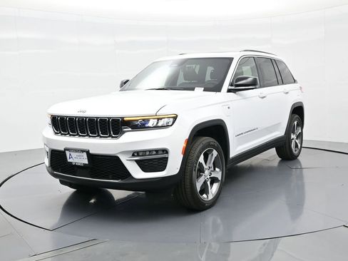 New 2025 Jeep Grand Cherokee Limited 4xe w/ Luxury Tech Group II AWD/4WD image 2
