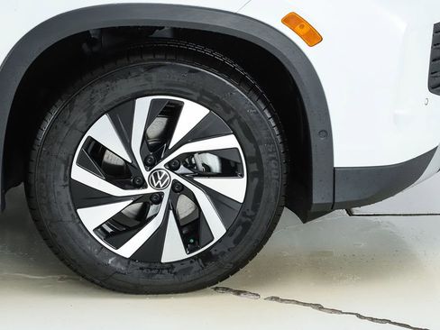 New 2026 Volkswagen Tiguan S FWD image 14