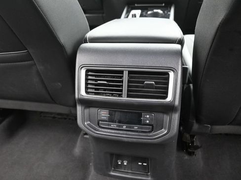 Used 2025 Volkswagen Atlas SE AWD/4WD image 10