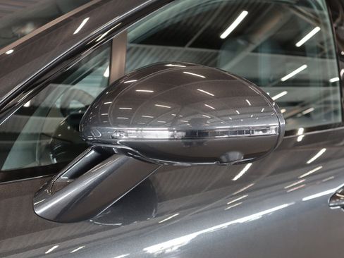 Certified 2023 Porsche Macan S AWD/4WD image 28