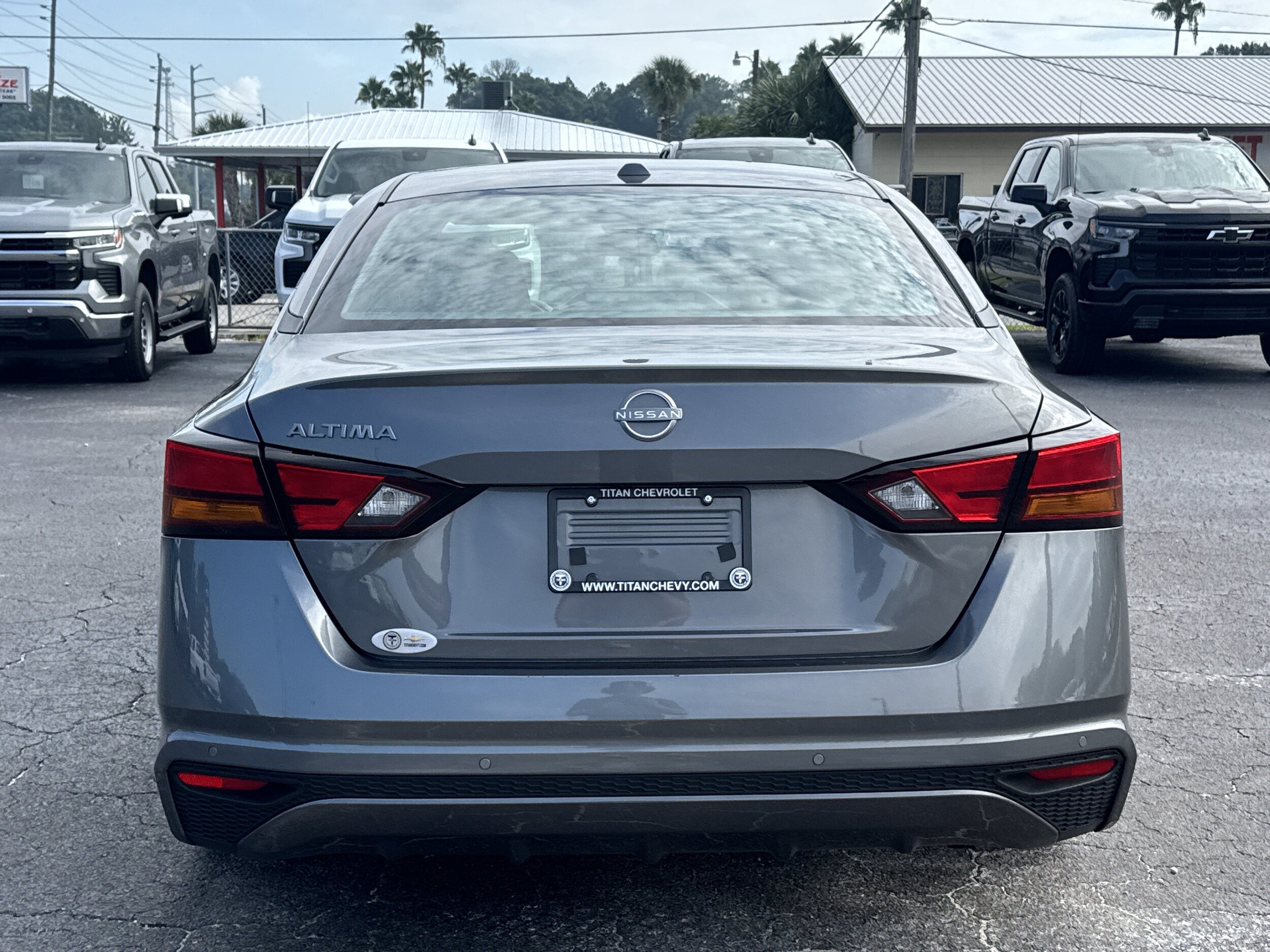 Used 2025 Nissan Altima 2.5 SV FWD image 7
