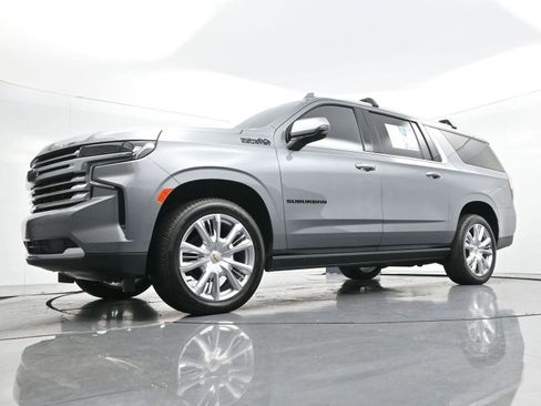Used 2022 Chevrolet Suburban High Country AWD/4WD image 54