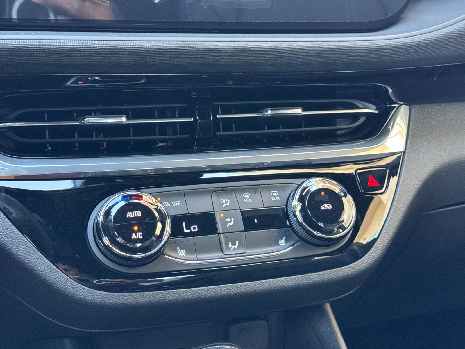 New 2026 Buick Envista Sport Touring w/ Convenience I Package FWD image 19