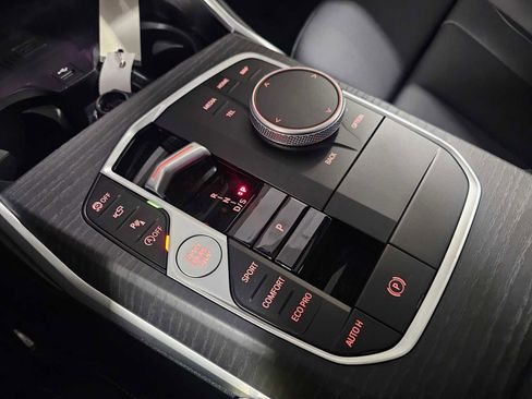 Used 2025 BMW 330i xDrive Sedan w/ M Sport Package image 21