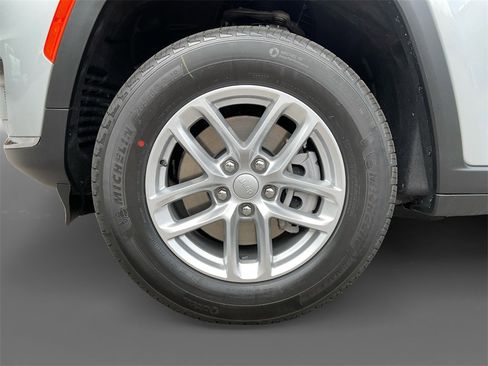 New 2025 Jeep Grand Cherokee L Laredo w/ Luxury Tech Group I image 16