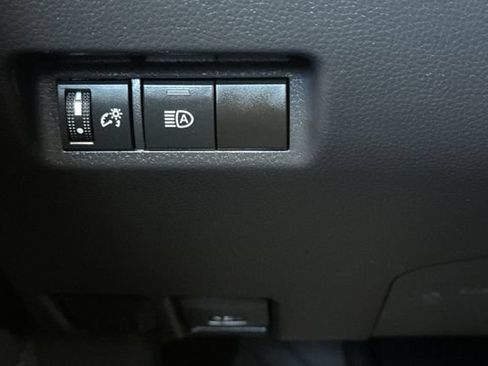 Used 2024 Toyota RAV4 XLE FWD image 42