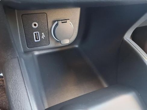 Used 2025 Nissan Kicks Play S image 9