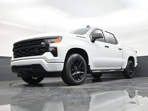 Used 2024 Chevrolet Silverado 1500 Custom RWD image 19