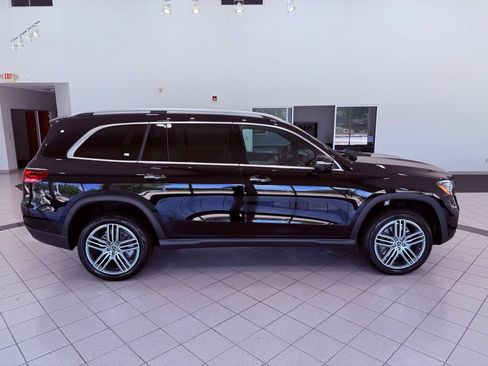 Used 2025 Mercedes-Benz GLS 450 4MATIC image 18