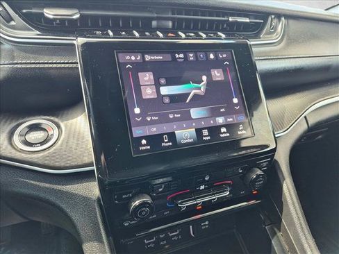 Used 2024 Jeep Grand Cherokee Altitude AWD/4WD image 13