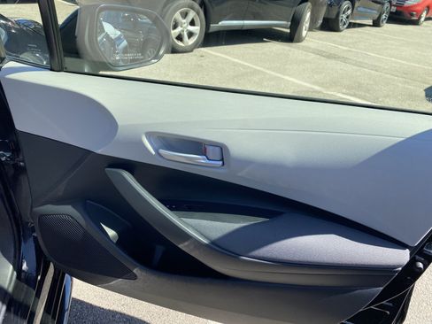Used 2021 Toyota Corolla LE w/ Carpet Mat Package (TMS) FWD image 19