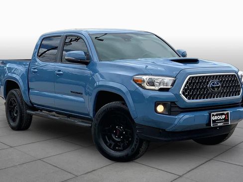 Used 2019 Toyota Tacoma TRD Sport w/ Technology Package RWD image 3