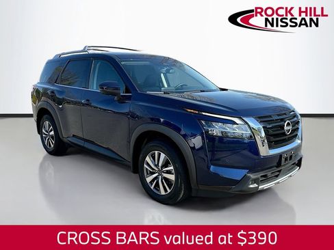 Used 2023 Nissan Pathfinder SL image 1