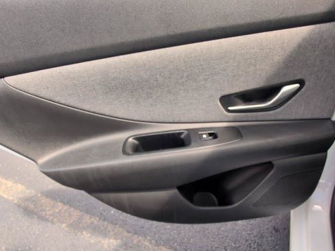 Used 2024 Hyundai Elantra Limited FWD image 37