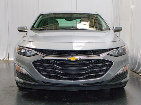 Used 2024 Chevrolet Malibu LT image 2