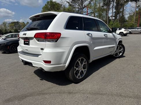 Used 2020 Jeep Grand Cherokee Overland image 3