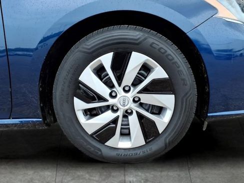 Used 2023 Nissan Altima 2.5 S FWD image 9