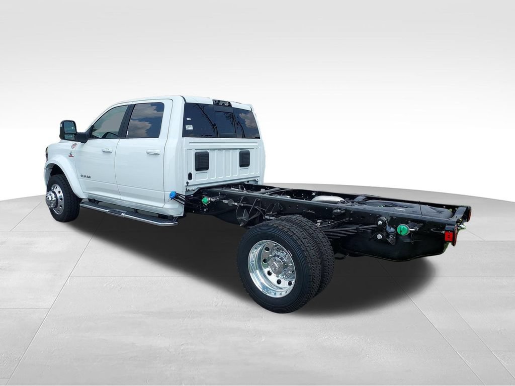 New 2026 RAM 5500 4x4 Crew Cab w/ Laramie Trim Package image 3