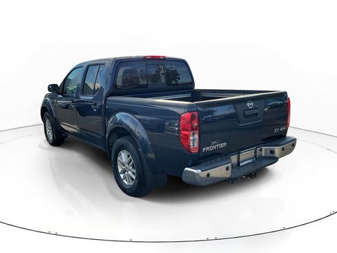 Used 2020 Nissan Frontier SV image 3