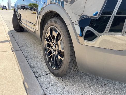 Used 2022 Kia Telluride EX w/ EX Premium Package AWD/4WD image 19