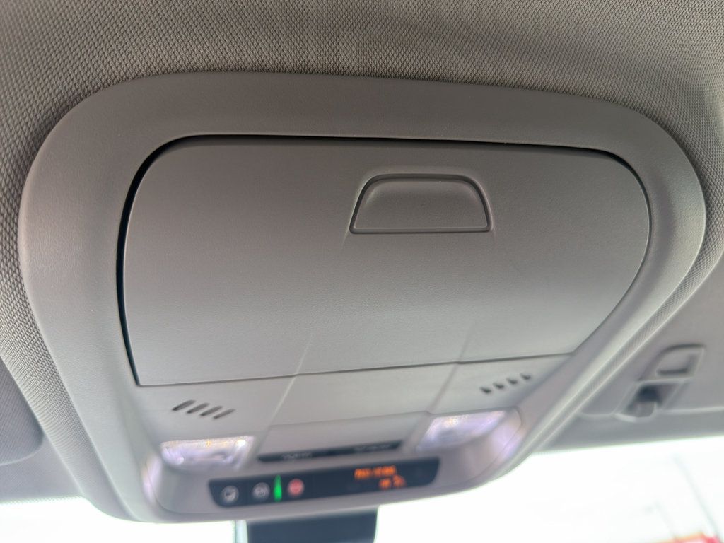 Used 2022 Chevrolet Equinox LT FWD image 18