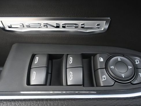 Used 2024 GMC Sierra 1500 Denali w/ Technology Package image 11