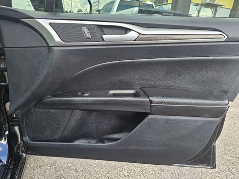 Used 2020 Ford Fusion SEL image 39