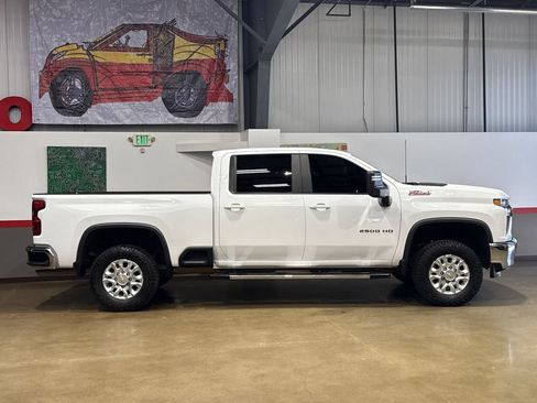 Used 2023 Chevrolet Silverado 2500 LT w/ Convenience Package AWD/4WD image 3