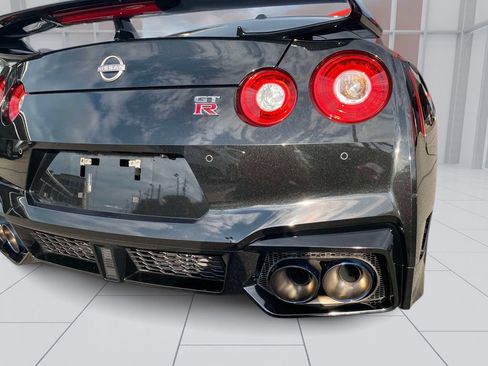 Used 2024 Nissan GT-R Premium w/ Floor Mat Package AWD/4WD image 21